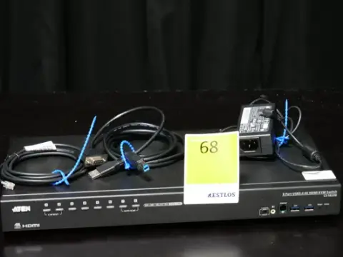 Switch KVM ATEN a 8 porte USB3.0 + HDMI 2.0, incl. 8x cavo USB-B 3.0