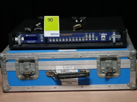 Analog Way Pulse PLS300 mixer seamless, switcher, scaler