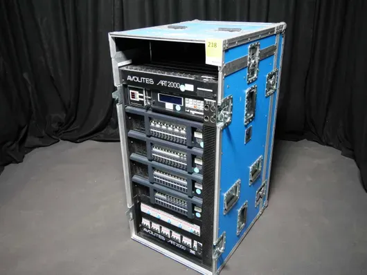 Avolites Art 2000 24x dimmer / 24x rack curent fix cu cablu patch