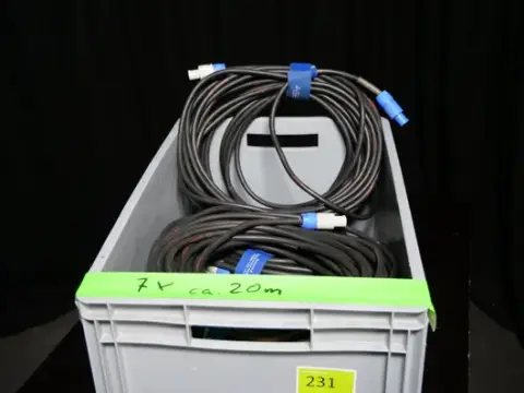 7x ca. 20 m Powercon-kabel blå/hvit i grå Auer-boks