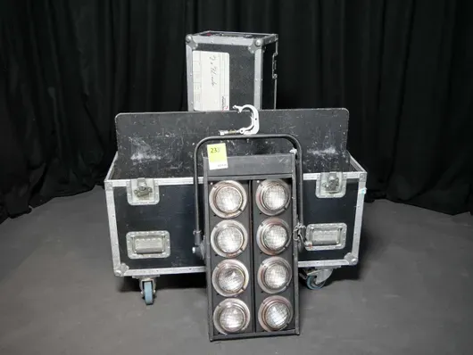 2x 8-Lite Blinder u kućištu