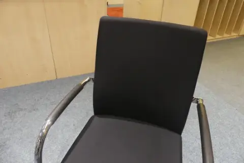 طاولة مع 3 كراسي