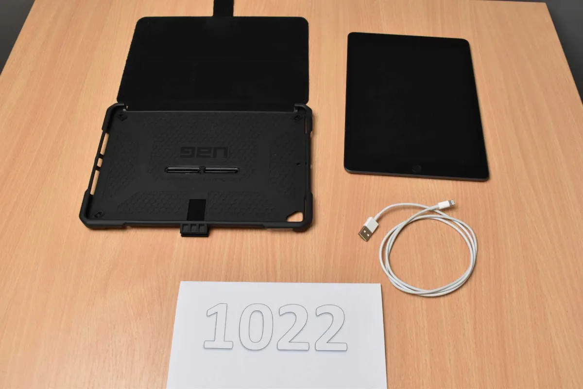 1 Apple iPad generația 8 A2270 32 GB – 10,2" (25,91 cm)