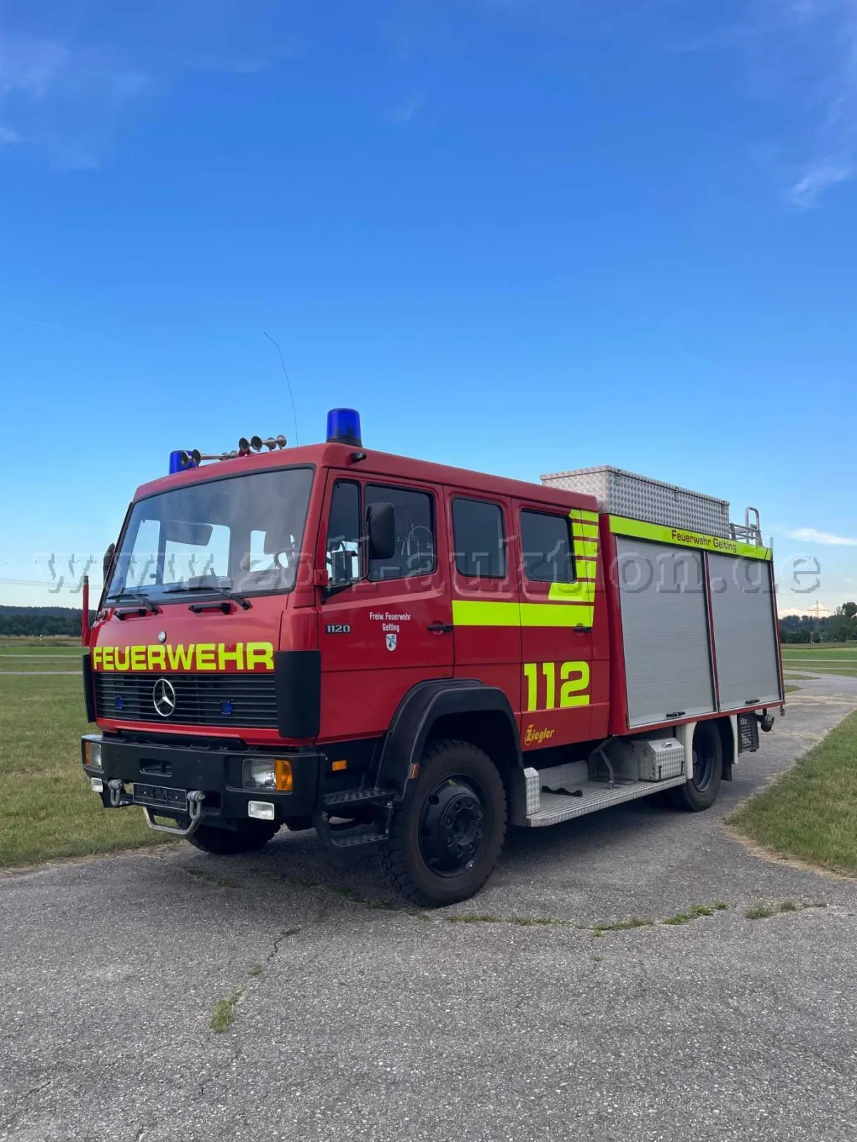 1辆消防车 - TLF 16/25 - Mercedes Benz - 型号:1120 / AF