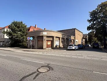 Historischer „Filmpalast“ mit Mehrfamilienhaus und Nebengebäude – Heidenau