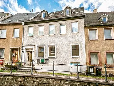 Mehrfamilienhaus in zentraler Lage – Waldenburg