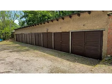 Garagenhof mit 27 Garagen als Kapitalanlage – Bernburg (Saale)