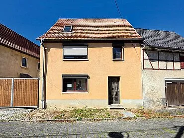 Einfamilienhaus mit Nebengebäuden – Oberheldrungen