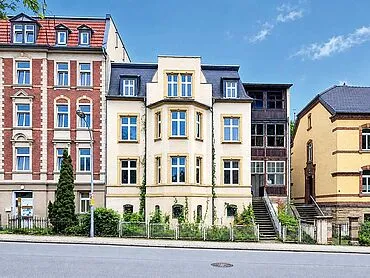 villenartiges Mehrfamilienhaus, aufgeteilt in 3 Eigentumswohnungen – Zeitz