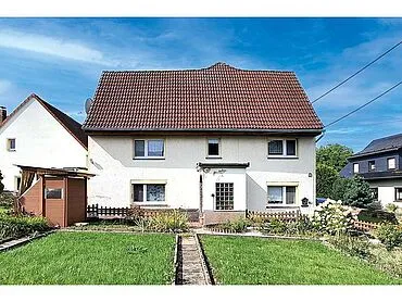 Casa unifamiliar con gran jardín en ubicación tranquila – Langenleuba-Niederhain