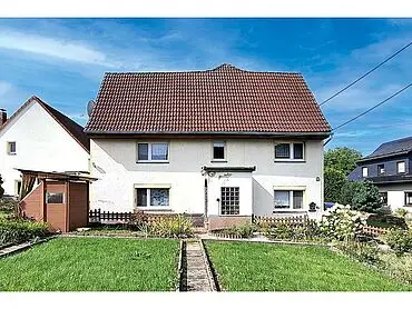 Einfamilienhaus mit großem Garten in ruhiger Lage – Langenleuba-Niederhain