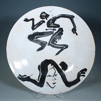 HELGE LEIBERG (1954). Farfurie decorativă, „Reprezentare erotică”, gresie, semnată (1990).