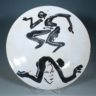 HELGE LEIBERG (1954). Vægtallerken, ''Erotisk fremstilling'', stentøj, signeret (1990).