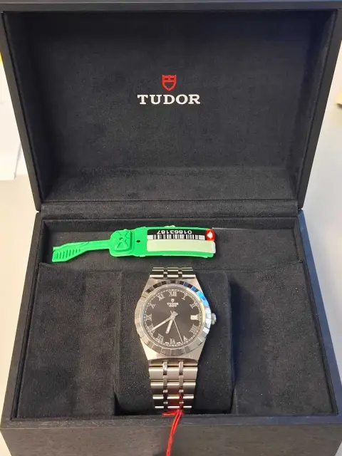 1 чоловічий наручний годинник *** Tudor*** Royal