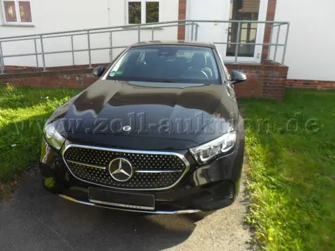 1 Mercedes-Benz E 300 e Avantgarde Advanced sedan