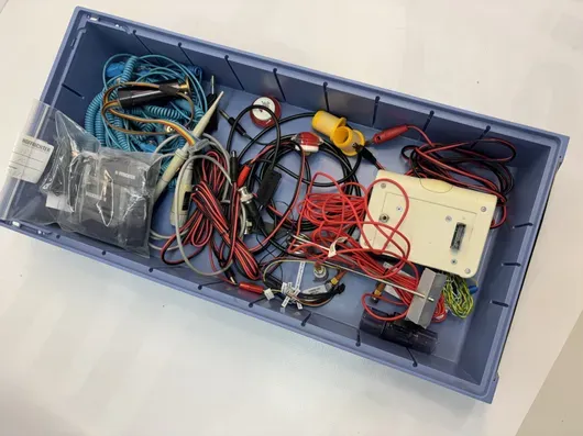 مواد إلكترونيين + وحدات USB