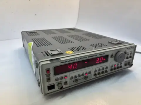 Hameg HM 8130، مولد وظائف قابل للبرمجة