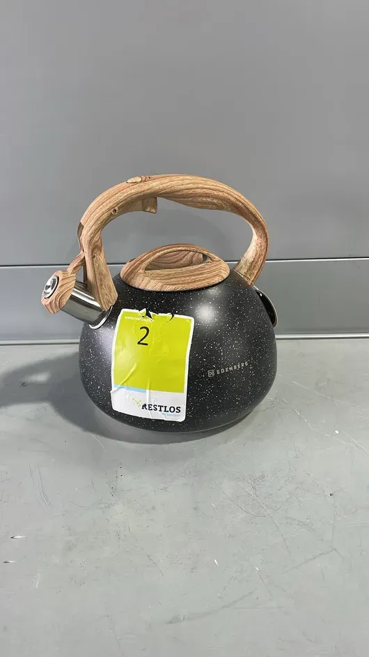 Vesikattila 3 L pillillä