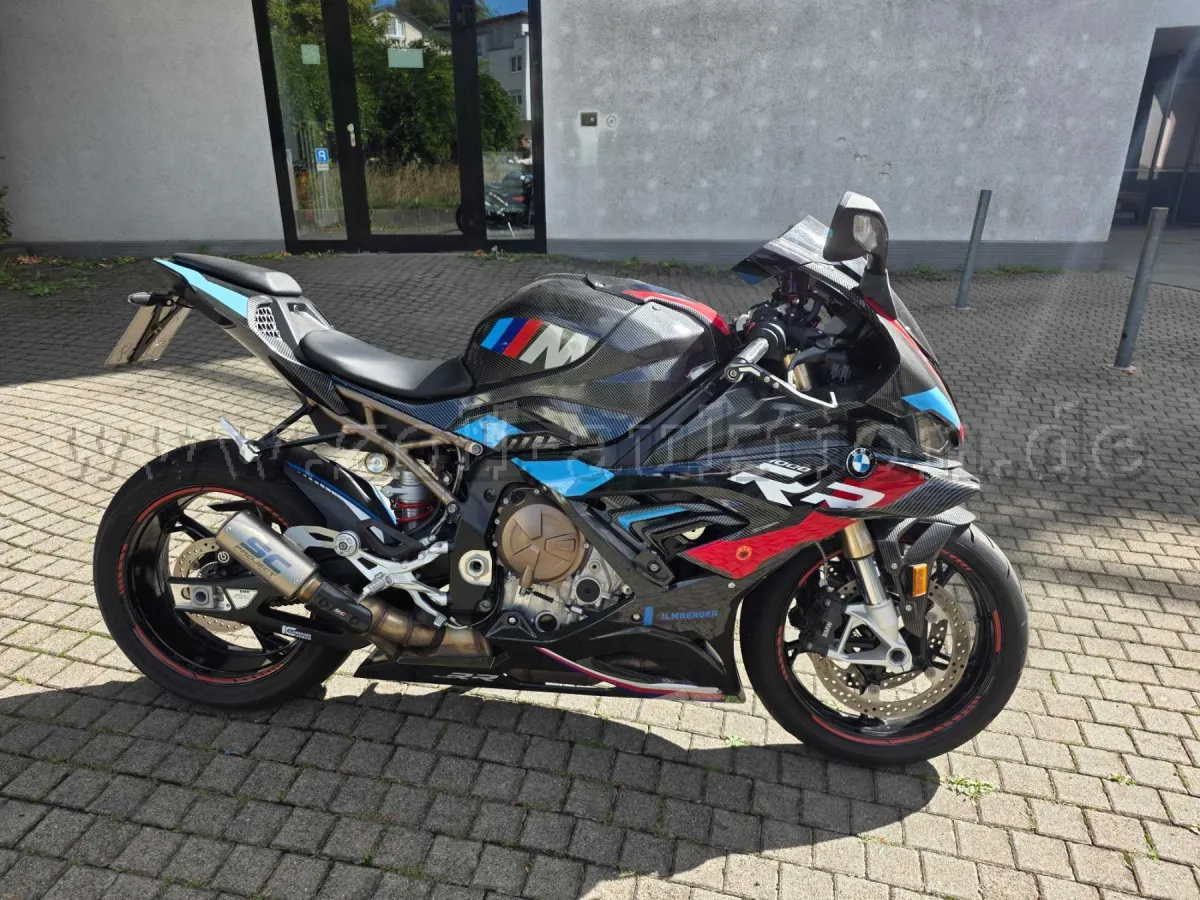 1 BMW S 1000 RR