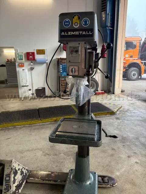 1 Alzmetall kolomboor type AX3SV