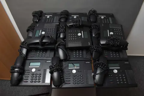 15 Mitel / Aastra 5370IP telefoner