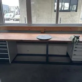 Työpöytärivi