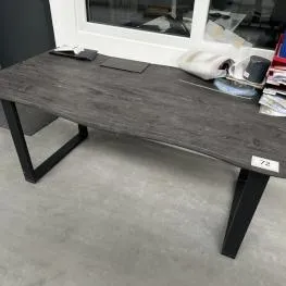 Serbest formlu yazı masası