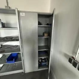 2 çift kapaklı çelik dolap