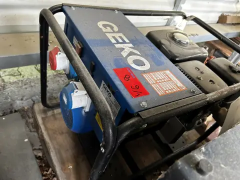 Генератор Geko 6400 ED
