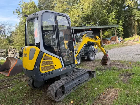 Mini bager Wacker Neuson ET 24 (E12-04)