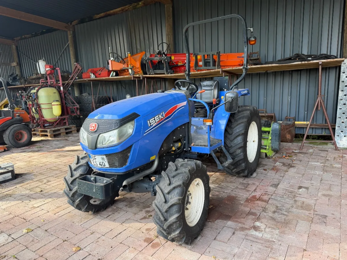Traktor (kompaktni)