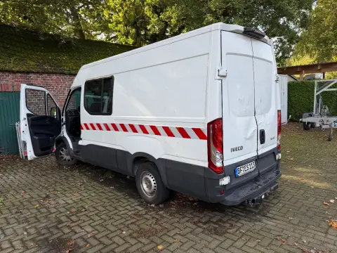 Furgone (Iveco, 35S14 2.3 Diesel)