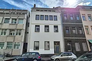 Köln Altstadt-Nord: Nebeneinanderliegende Büro- und Wohngebäude