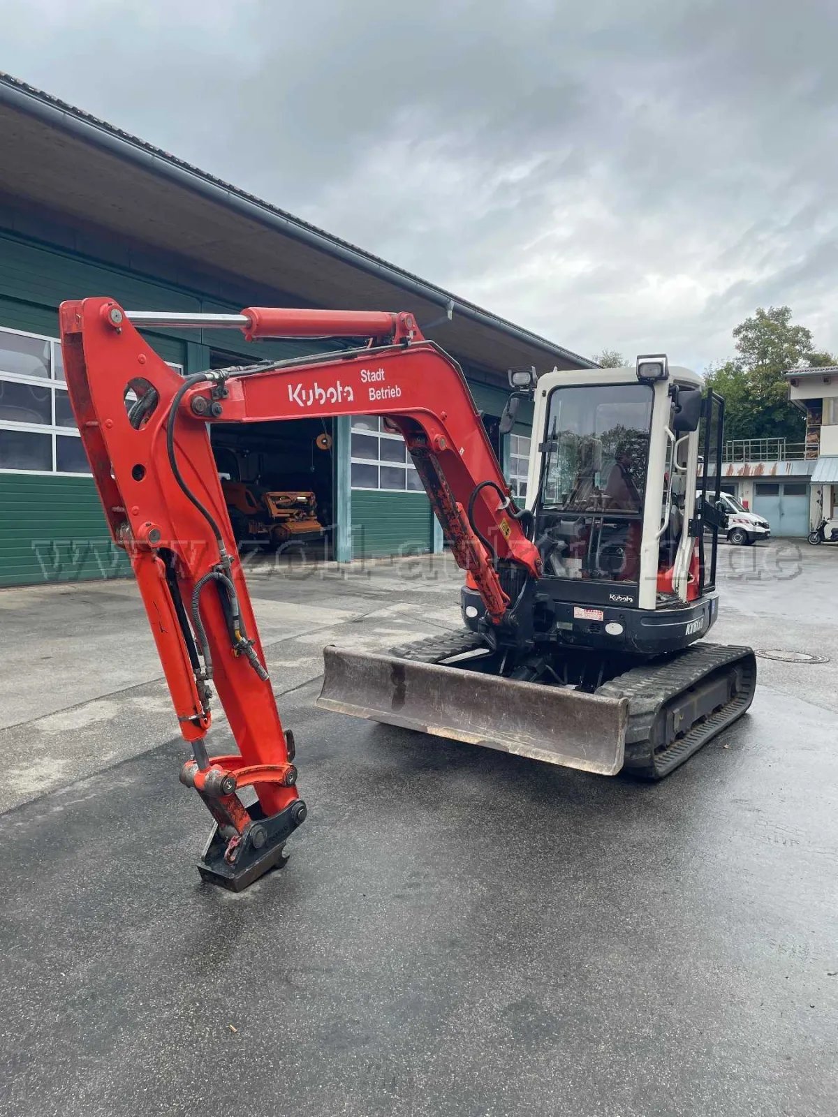 1 bager Kubota KX161