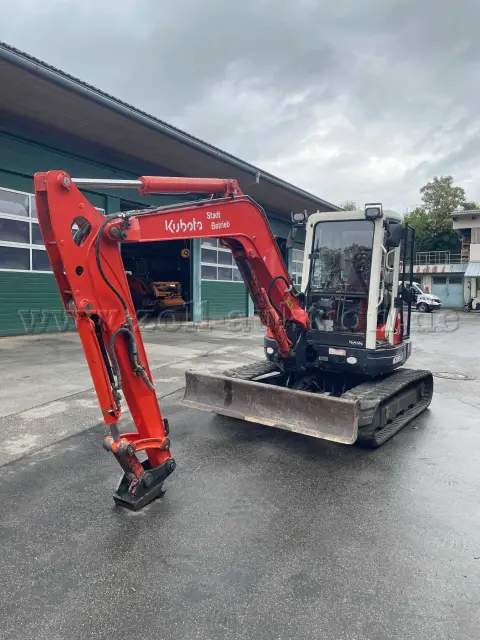 1 bager Kubota KX161