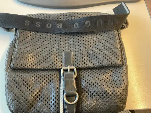 1 个手提包 Hugo Boss 中性
