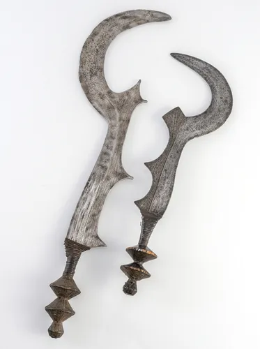 ANNULÉ - Deux armes cérémonielles « Ngulu, Ngombe/Mongo/Luba »