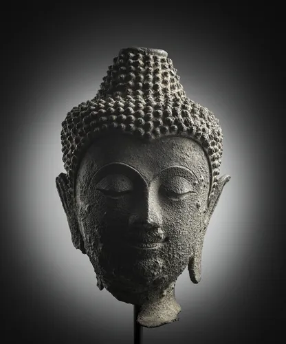 Tête du Bouddha Shakyamuni en bronze