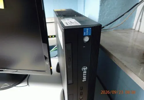 1 erä IT-laitteita, sisältää: PC Terra core i5 -prosessorilla, 2 kpl tarrakirjoittimia Etisys EP130, jatkuvakirjoitin Fujitsu DL, 3…
