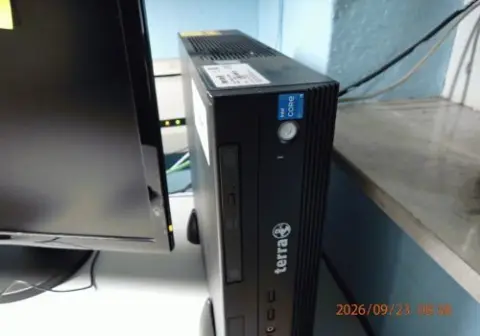 1 Posten IT bestehend aus: PC Terra mit core i5 Prozessor, 2 Stück Etikettendrucker Etisys EP130, Endlosdrucker Fujitsu DL, 3…