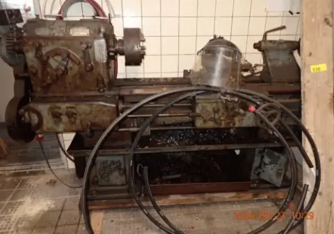 1 historische Drehbank von 1923