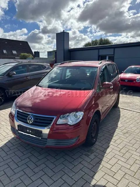 1 VW Touran 1.6 Trendline
