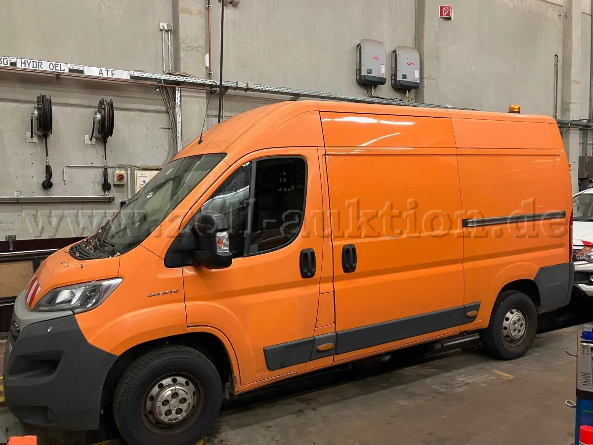 1 辆 Fiat Ducato L2H2 厢式货车