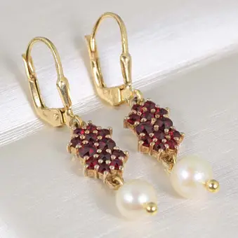 Pendientes de granate, plata dorada