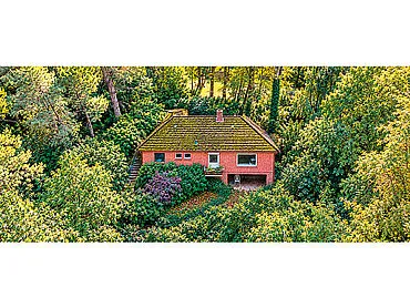 Baugrundstück derzeit mit Backstein-Villa bebaut – Hamburg