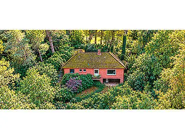 Baugrundstück derzeit mit Backstein-Villa bebaut – Hamburg
