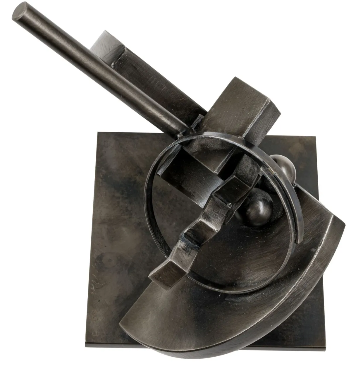 Benton, Fletcher – Folded Circle - Maquette #1. Сталь, коричнева патина. Підпис і дата на плінті. 2008. 20 x 15 x 12,5 см.