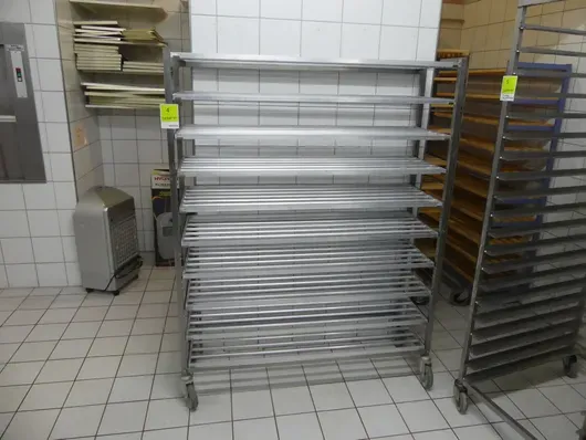 Ruostumaton teräskärry