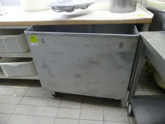 Cărucior pentru făină