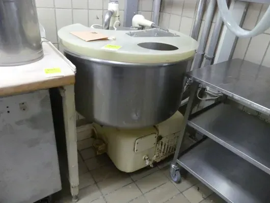 Malaxor cu ridicare